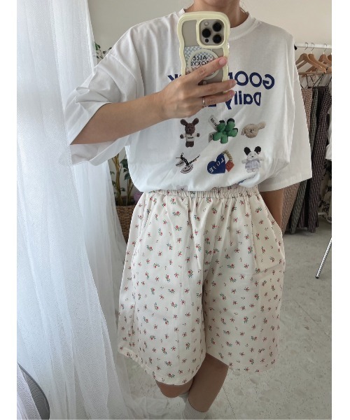 Flugge（フラッジー）の「小花柄ツイルハーフパンツ（その他パンツ・レディース・アイボリー・FREE）」の4枚目の写真