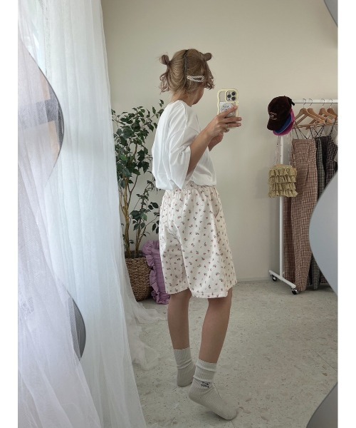 Flugge（フラッジー）の「小花柄ツイルハーフパンツ（その他パンツ・レディース・アイボリー・FREE）」の6枚目の写真