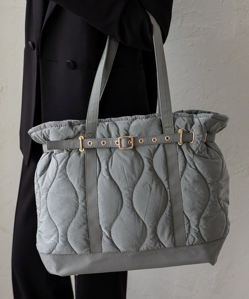 VitaFelice(ヴィータフェリーチェ)の「ベルトデザインキルティングトートバッグ(トートバッグ・レディース・グレー/ブラウン/ブラック・FREE)」の3枚目の写真