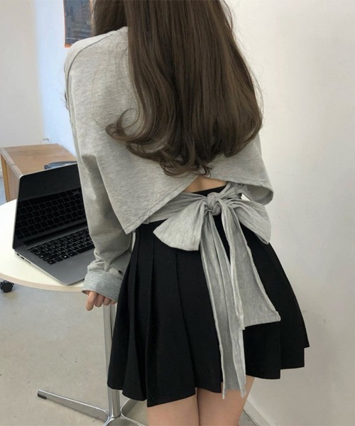 Flugge(フラッジー)の「クロップドスウェット(スウェット・レディース・グレー・MEDIUM)」の1枚目の写真
