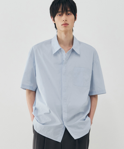 DRAW FIT（ドローフィット）の「ペーパーコットンオーバーサイズハーフシャツ[SAGE BLUE]（シャツ/ブラウス・メンズ・その他・MEDIUM/LARGE/X-LARGE）」の2枚目の写真