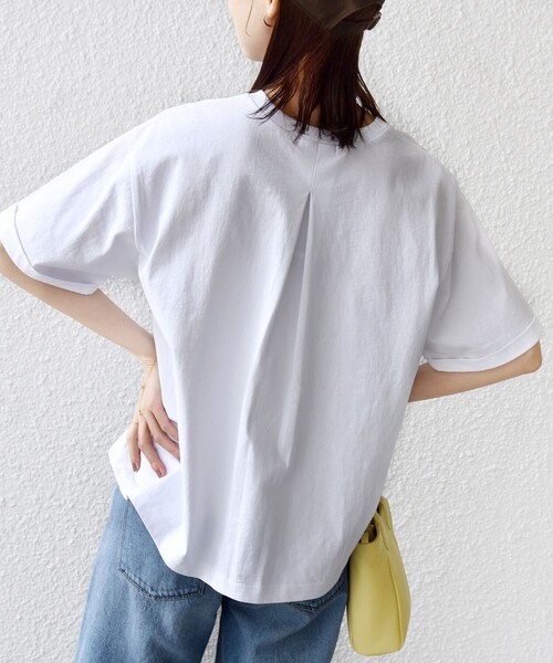 SHIPS(シップス)の「【WEB限定】バック タック ショート スリーブ ロゴ プリント TEE(Tシャツ/カットソー・レディース・チャコールグレー/ライトブルー/オフホワイト・ONE SIZE)」の4枚目の写真
