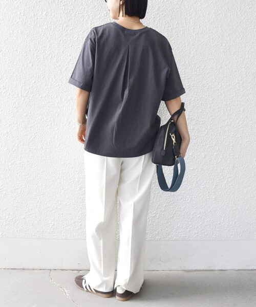 SHIPS(シップス)の「【WEB限定】バック タック ショート スリーブ ロゴ プリント TEE(Tシャツ/カットソー・レディース・チャコールグレー/ライトブルー/オフホワイト・ONE SIZE)」の16枚目の写真