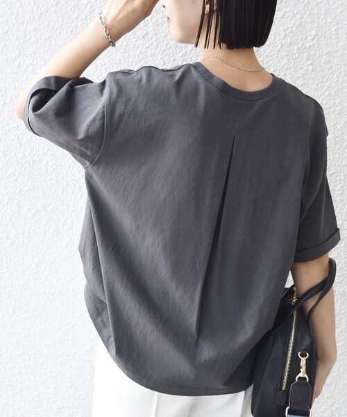 SHIPS(シップス)の「【WEB限定】バック タック ショート スリーブ ロゴ プリント TEE(Tシャツ/カットソー・レディース・チャコールグレー/ライトブルー/オフホワイト・ONE SIZE)」の20枚目の写真