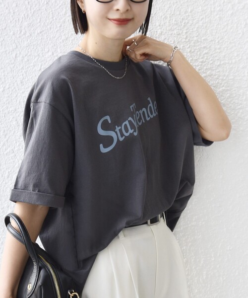 SHIPS(シップス)の「【WEB限定】バック タック ショート スリーブ ロゴ プリント TEE(Tシャツ/カットソー・レディース・チャコールグレー/ライトブルー/オフホワイト・ONE SIZE)」の21枚目の写真
