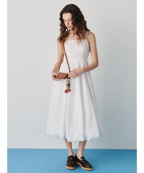 FURFUR(ファーファー)の「【限定サイズ】バルーンキャミワンピース(ワンピース・レディース・ホワイト/サックスブルー/ブラック・F)」の1枚目の写真