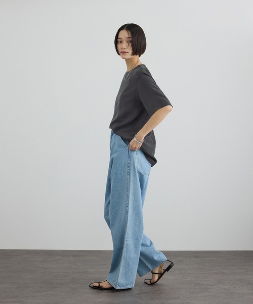 SALON adam et rope'（サロン アダム エ ロペ）の「[26SS]GENTLE SILK ハーフスリーブプルオーバー（Tシャツ/カットソー・レディース・ベージュ系その他/ブラック・FREE）」の6枚目の写真