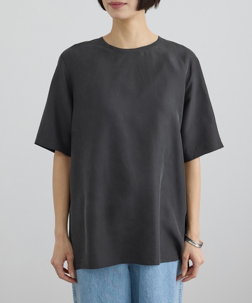 SALON adam et rope'（サロン アダム エ ロペ）の「[26SS]GENTLE SILK ハーフスリーブプルオーバー（Tシャツ/カットソー・レディース・ベージュ系その他/ブラック・FREE）」の12枚目の写真