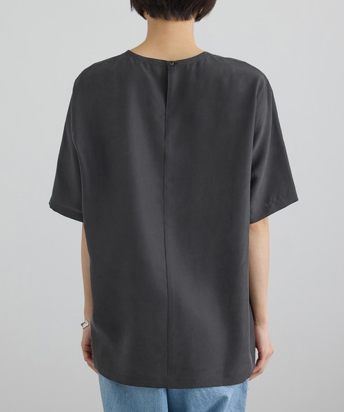 SALON adam et rope'（サロン アダム エ ロペ）の「[26SS]GENTLE SILK ハーフスリーブプルオーバー（Tシャツ/カットソー・レディース・ベージュ系その他/ブラック・FREE）」の14枚目の写真