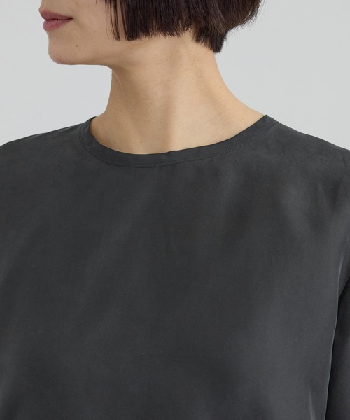 SALON adam et rope'（サロン アダム エ ロペ）の「[26SS]GENTLE SILK ハーフスリーブプルオーバー（Tシャツ/カットソー・レディース・ベージュ系その他/ブラック・FREE）」の15枚目の写真