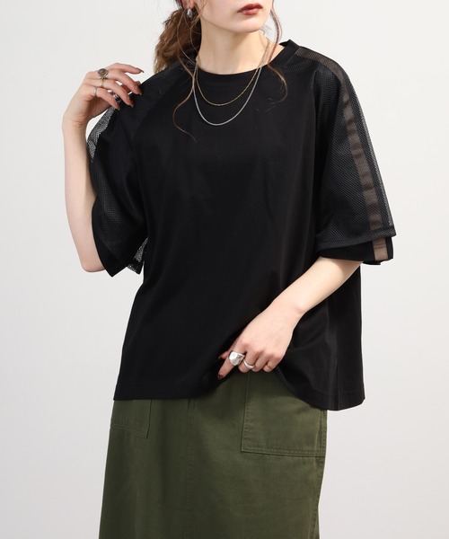 EGLANTINE(エグランティーヌ)の「EGLANTINE チュール使い半袖ラインカットソー(Tシャツ/カットソー・レディース・ネイビー/ブラック/オフホワイト・40)」の2枚目の写真