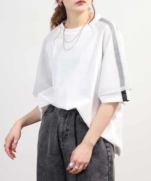EGLANTINE(エグランティーヌ)の「EGLANTINE チュール使い半袖ラインカットソー(Tシャツ/カットソー・レディース・ネイビー/ブラック/オフホワイト・40)」の4枚目の写真