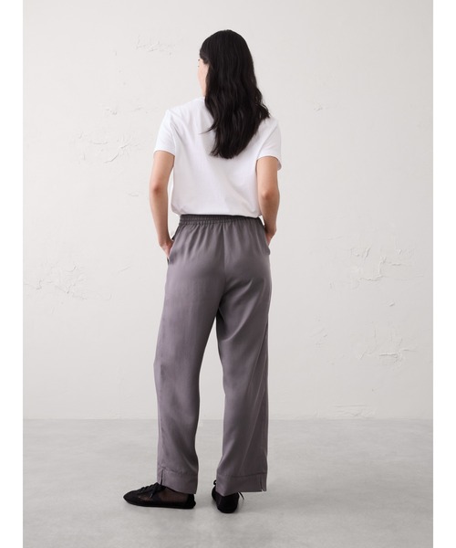 BANANA REPUBLIC FACTORY STORE(バナナリパブリック ファクトリーストア)の「BANANA REPUBLIC FACTORY STORE 日本限定 テンセル イージー ストレートパンツ(その他パンツ・レディース・グレー/ネイビー/ブラック/ベージュ・M/S/L/XS)」の7枚目の写真