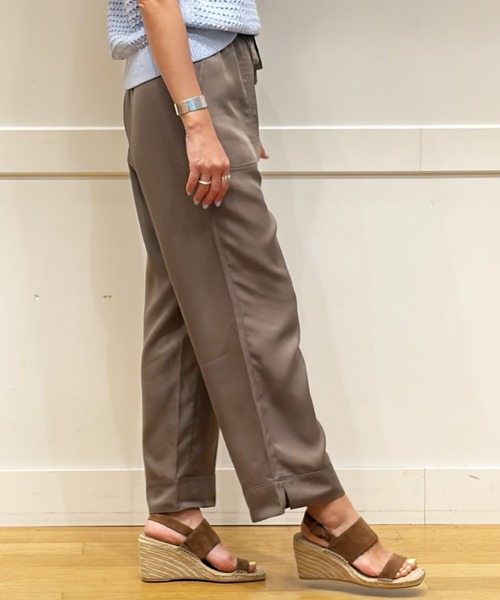 BANANA REPUBLIC FACTORY STORE(バナナリパブリック ファクトリーストア)の「BANANA REPUBLIC FACTORY STORE 日本限定 テンセル イージー ストレートパンツ(その他パンツ・レディース・グレー/ネイビー/ブラック/ベージュ・M/S/L/XS)」の14枚目の写真