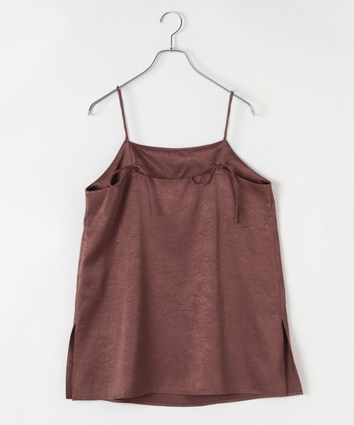 LEPSIM(レプシィム)の「皺サテンスクエアキャミ 664765(キャミソール・レディース・アイボリー/ブラウン/ドット・FREE)」の9枚目の写真