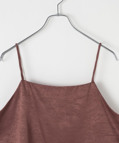 LEPSIM(レプシィム)の「皺サテンスクエアキャミ 664765(キャミソール・レディース・アイボリー/ブラウン/ドット・FREE)」の10枚目の写真