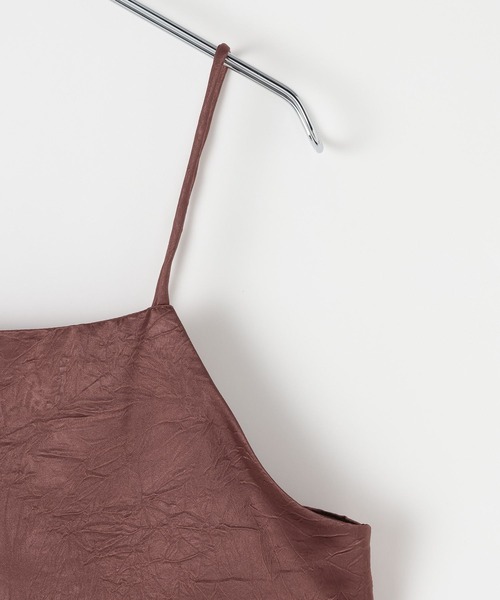 LEPSIM(レプシィム)の「皺サテンスクエアキャミ 664765(キャミソール・レディース・アイボリー/ブラウン/ドット・FREE)」の11枚目の写真