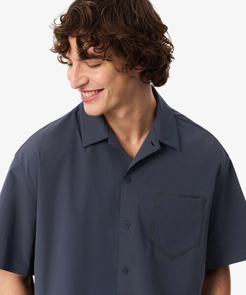LACOSTE（ラコステ）の「撥水 オーバーサイズ ストレッチオープンカラーポプリンシャツ（シャツ/ブラウス・メンズ・ダークアッシュ/ベージュ・38/39/41/40）」の10枚目の写真