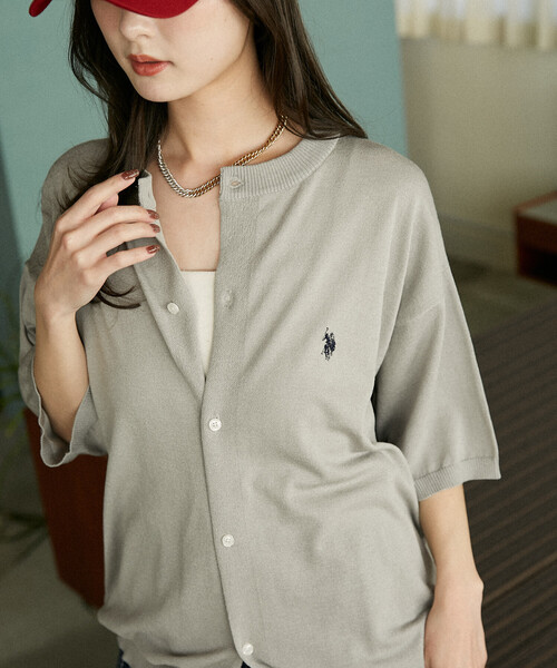 U.S. POLO ASSN.(ユーエスポロアッスン)の「U.S. POLO ASSN. × PUBLUX/ユーエスポロアッスン <接触冷感>別注 クルーネック サマーニット カーディガン 限定展開(カーディガン/ボレロ・メンズ・ブラック/チャコールグレー/グレー/ネイビー/ブラウン・LARGE/MEDIUM/SMALL)」の3枚目の写真