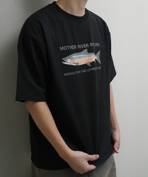 ZIP FIVE（ジップファイブ）の「【Trout】高密度編み 度詰め天竺 2タイプデザイン クラシックバックプリント/フロントクラッシュプリント  半袖Tシャツ（Tシャツ/カットソー・メンズ・ホワイト/ホワイト系/ホワイト系1/ブラック/グレー・MEDIUM/LARGE）」の21枚目の写真