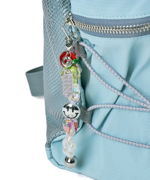 ROCKFISH WEATHERWEAR（ロックフィッシュウェザーウェア）の「[x ILLIT] FLAP BACKPACK（バックパック/リュック・レディース・スカイブルー・FREE）」の5枚目の写真