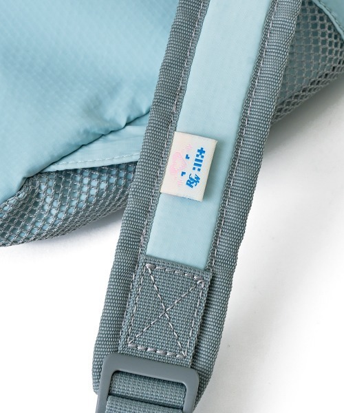 ROCKFISH WEATHERWEAR（ロックフィッシュウェザーウェア）の「[x ILLIT] FLAP BACKPACK（バックパック/リュック・レディース・スカイブルー・FREE）」の8枚目の写真
