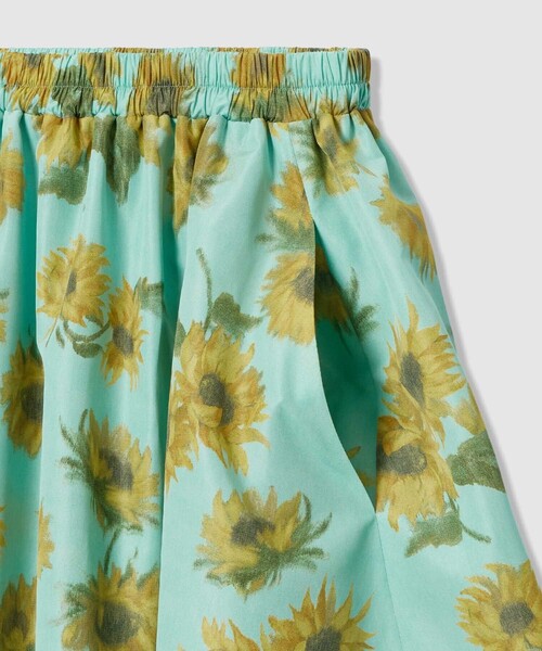 LOULOU WILLOUGHBY（ルルウィルビー）の「WEB 一部店舗限定【LOULOU WILLOUGHBY】サンフラワープリントギャザースカート（スカート・レディース・ブラック系その他/グリーン系その他・1/2）」の4枚目の写真