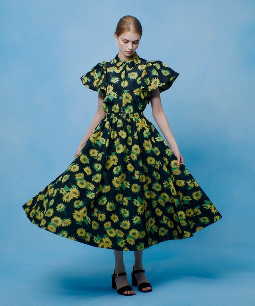 LOULOU WILLOUGHBY（ルルウィルビー）の「WEB 一部店舗限定【LOULOU WILLOUGHBY】サンフラワープリントギャザースカート（スカート・レディース・ブラック系その他/グリーン系その他・1/2）」の11枚目の写真