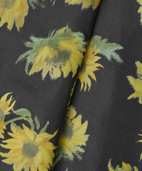 LOULOU WILLOUGHBY（ルルウィルビー）の「WEB 一部店舗限定【LOULOU WILLOUGHBY】サンフラワープリントギャザースカート（スカート・レディース・ブラック系その他/グリーン系その他・1/2）」の14枚目の写真