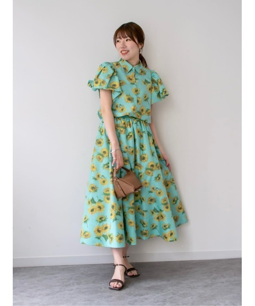 LOULOU WILLOUGHBY(ルルウィルビー)の「WEB 一部店舗限定【LOULOU WILLOUGHBY】サンフラワープリントギャザースカート(スカート・レディース・ブラック系その他/グリーン系その他・1/2)」の3枚目の写真