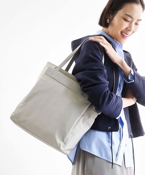 MK MICHEL KLEIN（エムケーミッシェルクラン）の「[A4収納可]異素材ジョイントスクエアトートバッグ（トートバッグ・レディース・ライトグレー/ベージュ/ブラック・00）」の22枚目の写真