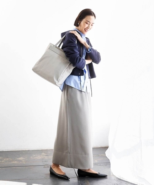 MK MICHEL KLEIN（エムケーミッシェルクラン）の「[A4収納可]異素材ジョイントスクエアトートバッグ（トートバッグ・レディース・ライトグレー/ベージュ/ブラック・00）」の21枚目の写真