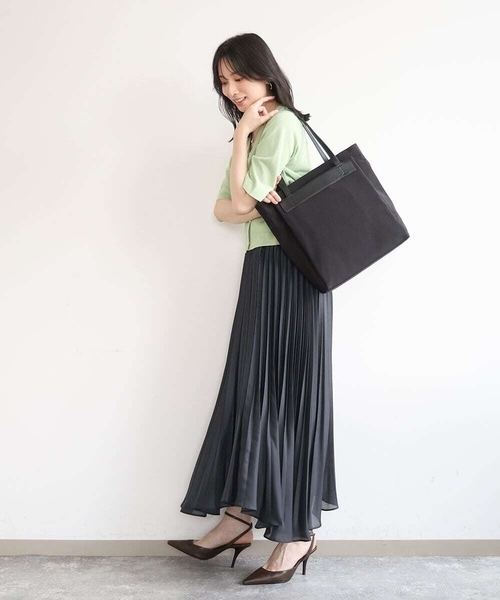 MK MICHEL KLEIN（エムケーミッシェルクラン）の「[A4収納可]異素材ジョイントスクエアトートバッグ（トートバッグ・レディース・ライトグレー/ベージュ/ブラック・00）」の19枚目の写真