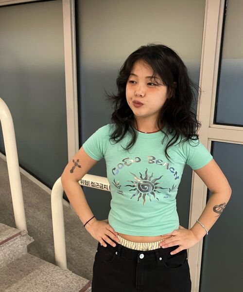 COSO(コソ)の「CCカラーアートワーククロップTシャツ(ミント)(Tシャツ/カットソー・レディース・ミント・SMALL/MEDIUM)」の4枚目の写真