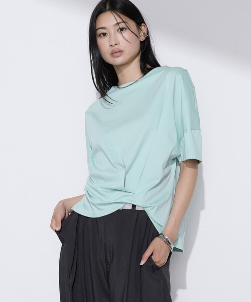 Gabardine K.T（ギャバジンケーティー）の「プレーティング天竺 ワンタックプルオーバー（Tシャツ/カットソー・レディース・サックスブルー/ブラウン/ミント・9号）」の3枚目の写真