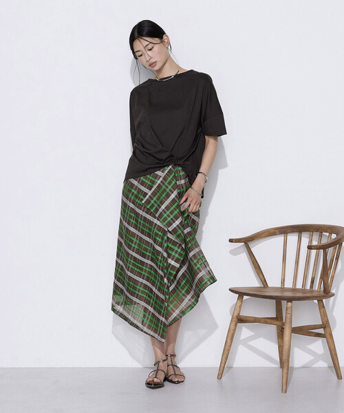 Gabardine K.T（ギャバジンケーティー）の「プレーティング天竺 ワンタックプルオーバー（Tシャツ/カットソー・レディース・サックスブルー/ブラウン/ミント・9号）」の14枚目の写真