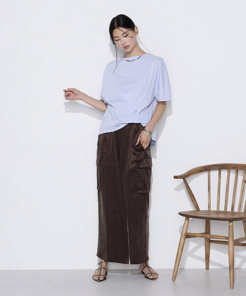 Gabardine K.T（ギャバジンケーティー）の「プレーティング天竺 ワンタックプルオーバー（Tシャツ/カットソー・レディース・サックスブルー/ブラウン/ミント・9号）」の9枚目の写真
