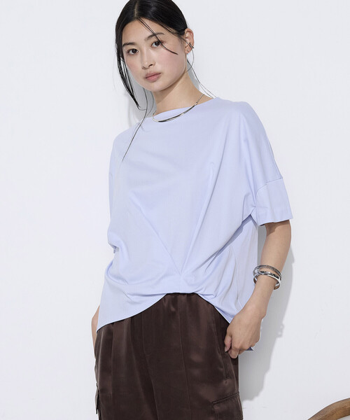 Gabardine K.T（ギャバジンケーティー）の「プレーティング天竺 ワンタックプルオーバー（Tシャツ/カットソー・レディース・サックスブルー/ブラウン/ミント・9号）」の8枚目の写真