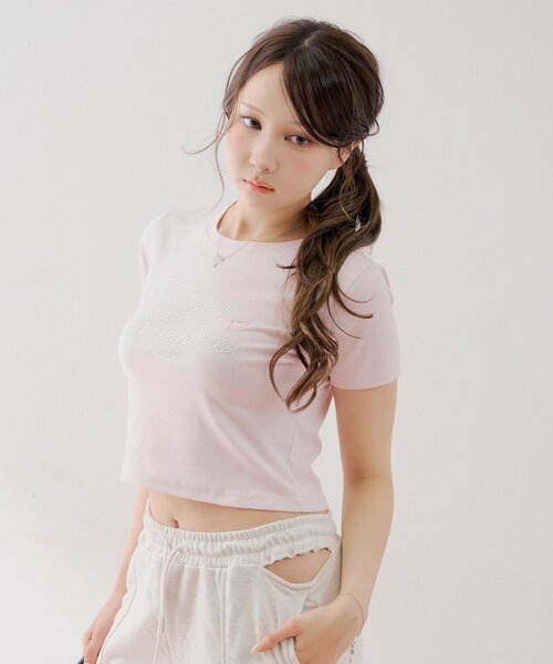 Chico(チコ)の「ラインストーンロゴチビT(Tシャツ/カットソー・レディース・ピンク/ホワイト系その他2/ブラック/ホワイト・FREE)」の5枚目の写真
