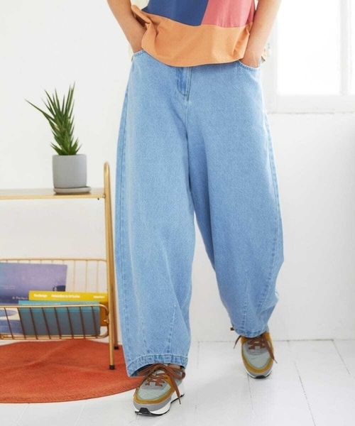 Jocomomola（ホコモモラ）の「Superposicion カーブシルエットデニムパンツ（デニムパンツ・レディース・ネイビー/ダークインディゴブルー・42/40）」の2枚目の写真