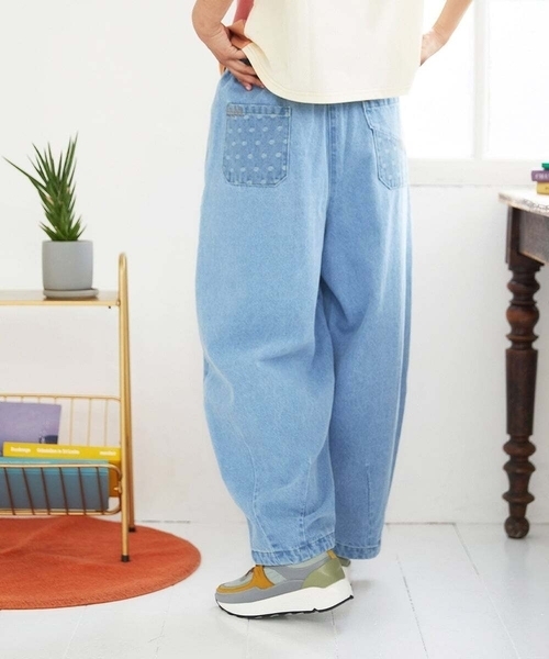 Jocomomola（ホコモモラ）の「Superposicion カーブシルエットデニムパンツ（デニムパンツ・レディース・ネイビー/ダークインディゴブルー・42/40）」の4枚目の写真