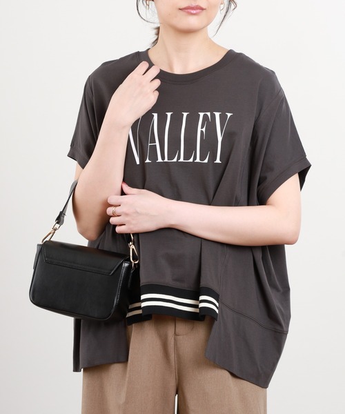 EGLANTINE(エグランティーヌ)の「EGLANTINE ドルマンスリーブロゴカットソー 半袖(Tシャツ/カットソー・レディース・グレイッシュベージュ/オフホワイト/チャコールグレー・38)」の21枚目の写真
