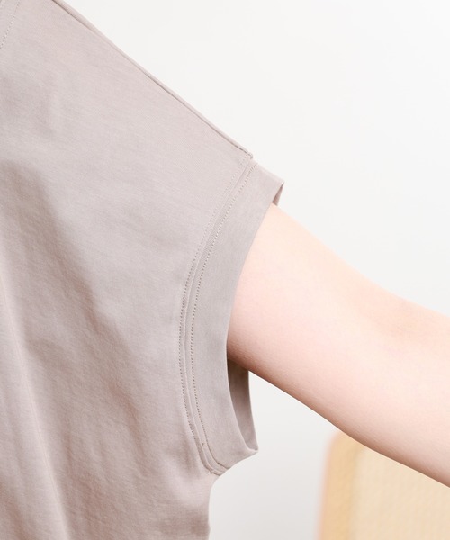 EGLANTINE(エグランティーヌ)の「EGLANTINE ドルマンスリーブロゴカットソー 半袖(Tシャツ/カットソー・レディース・グレイッシュベージュ/オフホワイト/チャコールグレー・38)」の9枚目の写真