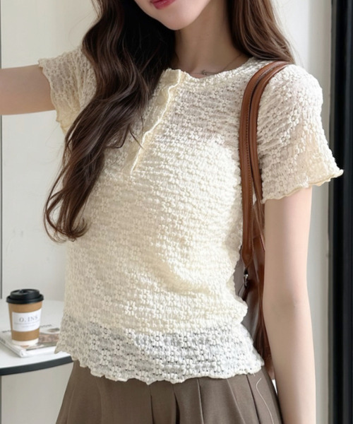 Ada.(エイダ)の「エンボス メロー ヘンリー ネック カットソー(Tシャツ/カットソー・レディース・ホワイト/イエロー/ブルー・FREE)」の1枚目の写真