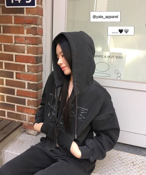 YALE(イェール)の「ピグメントアプリケフードジップアップ_チャコール(パーカー・レディース・その他・LARGE/X-LARGE/SMALL/MEDIUM)」の4枚目の写真