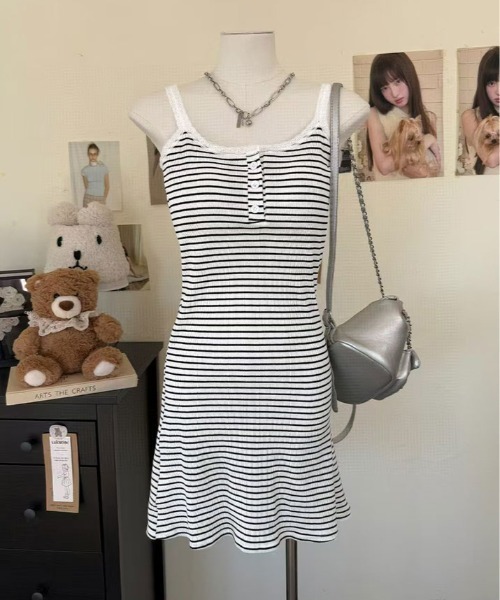 kirakiraShop(キラキラショップ)の「カップ付き リブ キャミソール ワンピース(ワンピース・レディース・ホワイト/ホワイト系その他/ブラック/グレー系その他/ブラック系その他・FREE)」の3枚目の写真