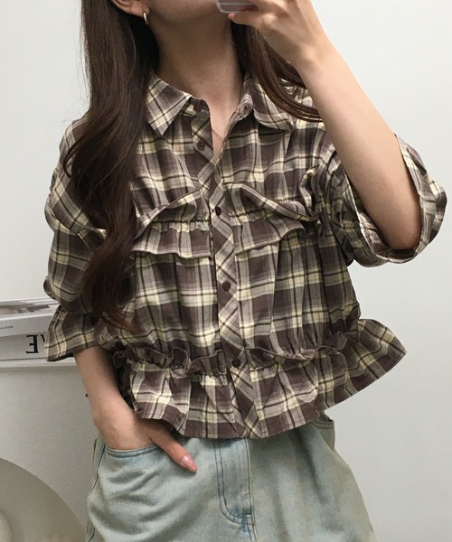 Ree&Mee(リーアンドミー)の「Ree&Mee 七分袖 パフスリーブ チェック フリル ショート丈 ブラウス(シャツ/ブラウス・レディース・ベージュ/ブラウン/サックスブルー/ブラック・M/L)」の19枚目の写真