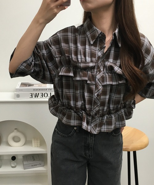 Ree&Mee(リーアンドミー)の「Ree&Mee 七分袖 パフスリーブ チェック フリル ショート丈 ブラウス(シャツ/ブラウス・レディース・ベージュ/ブラウン/サックスブルー/ブラック・M/L)」の14枚目の写真