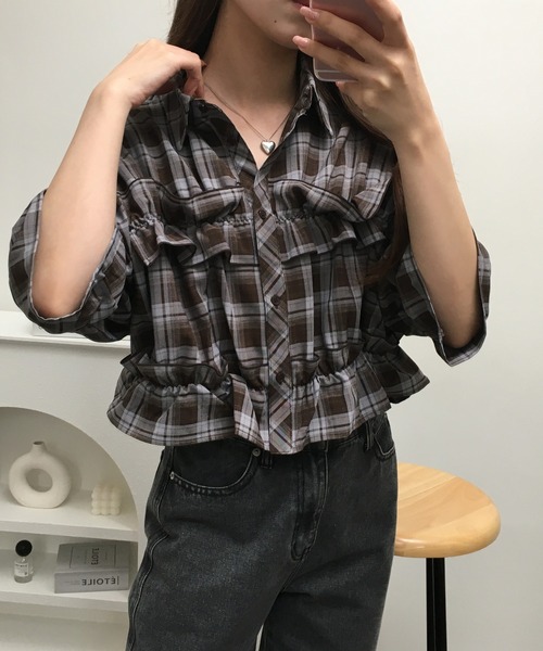 Ree&Mee(リーアンドミー)の「Ree&Mee 七分袖 パフスリーブ チェック フリル ショート丈 ブラウス(シャツ/ブラウス・レディース・ベージュ/ブラウン/サックスブルー/ブラック・M/L)」の16枚目の写真