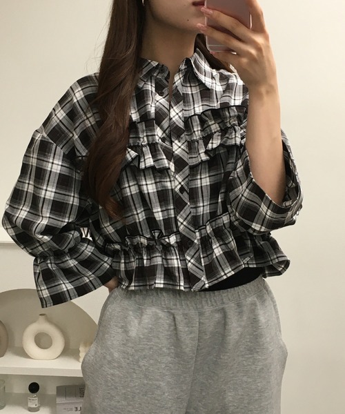 Ree&Mee(リーアンドミー)の「Ree&Mee 七分袖 パフスリーブ チェック フリル ショート丈 ブラウス(シャツ/ブラウス・レディース・ベージュ/ブラウン/サックスブルー/ブラック・M/L)」の7枚目の写真